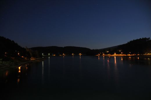 noční Luhačovická přehrada